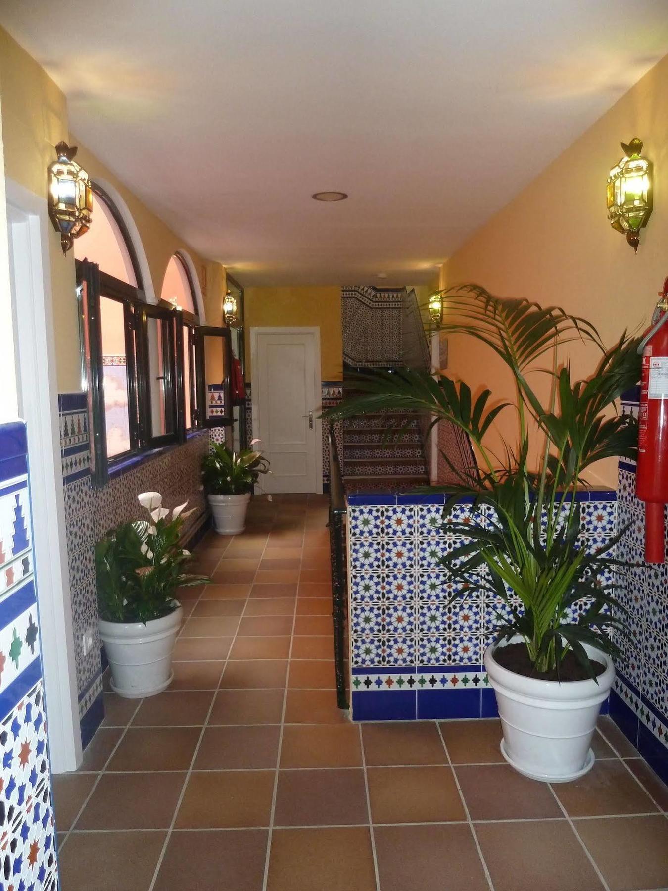 Hotel Doña Lina Sevilla Exterior foto