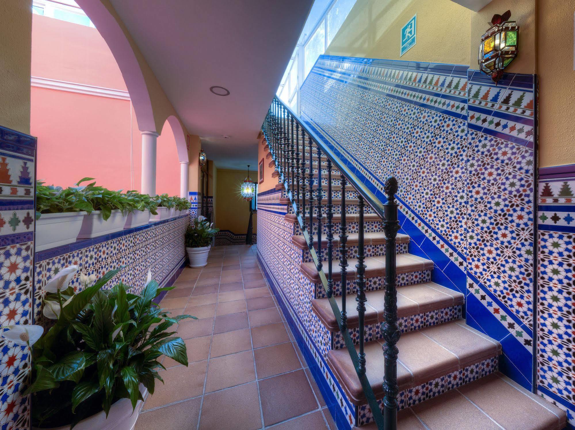 Hotel Doña Lina Sevilla Exterior foto